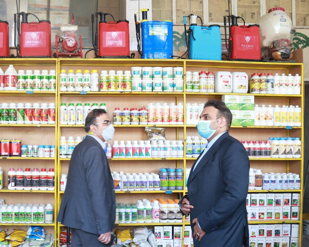 بیش از ۵۵۰ داروخانه گیاهپزشکی و فروشگاه آفت کش نباتی در فارس مجاز به فروش سم هستند